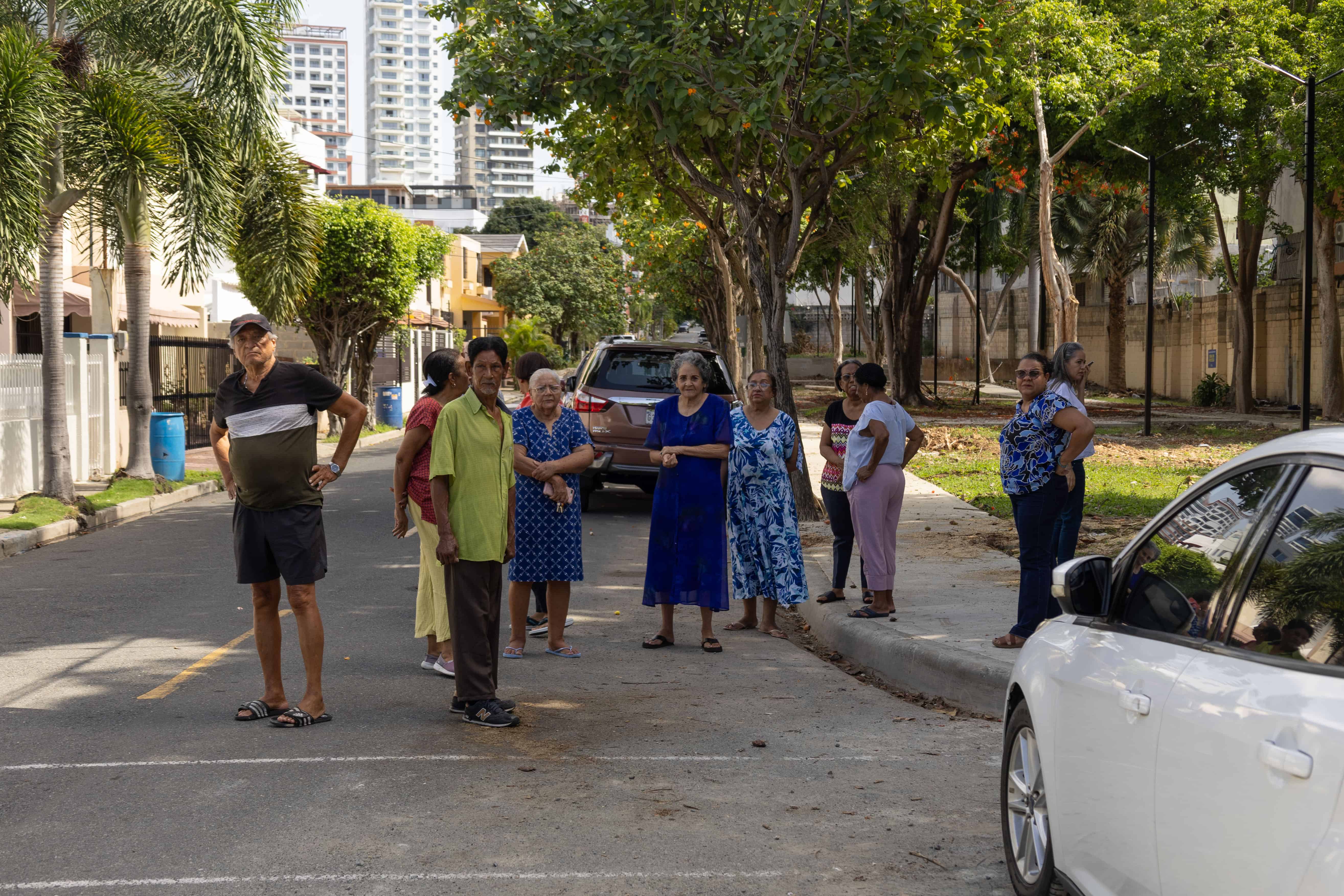 Residentes de la urbanización Marien Ofelia.