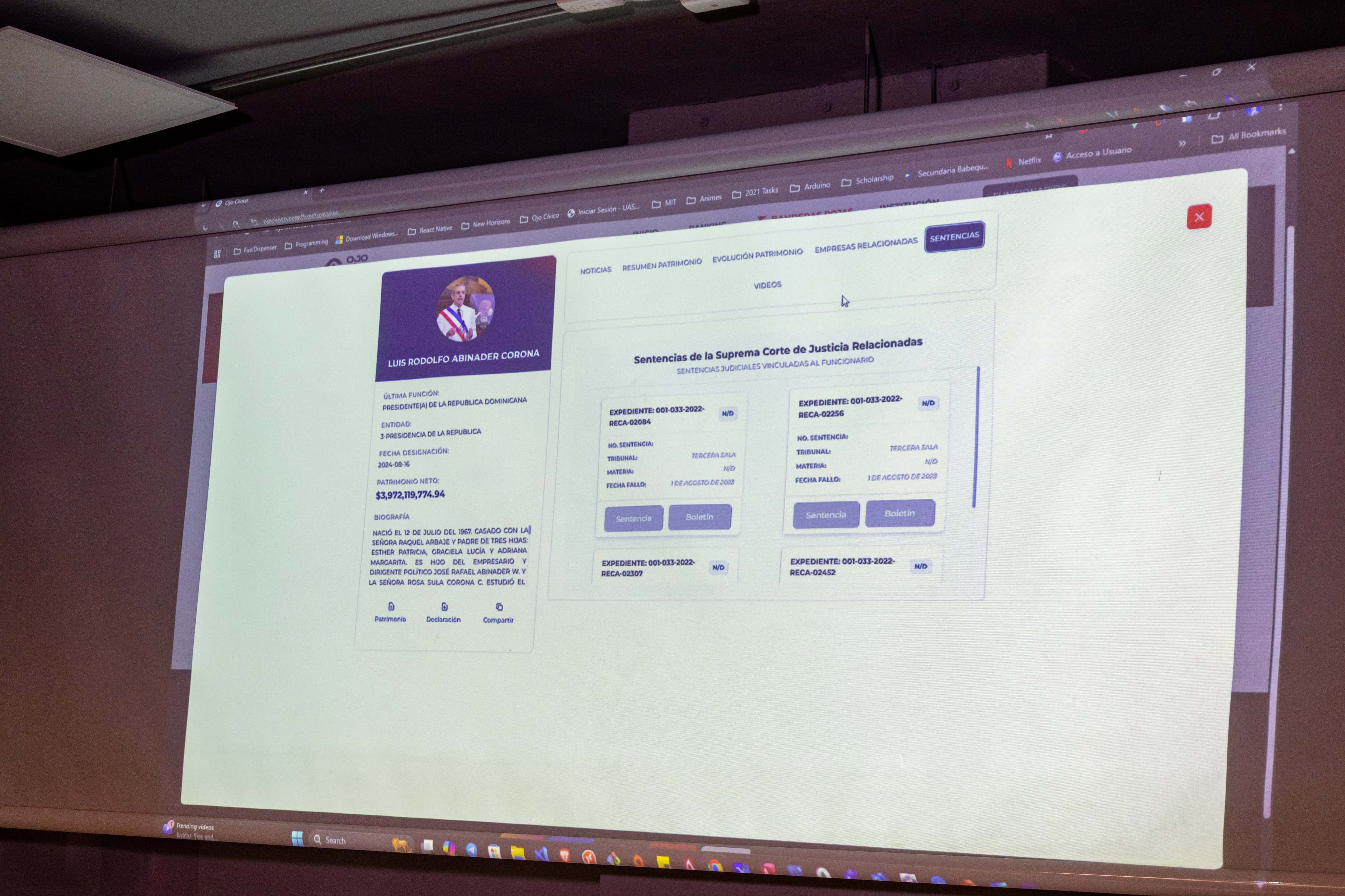 En la presentación, se buscó como ejemplo el patrimonio del presidente Luis Abinader, disponible en la plataforma.