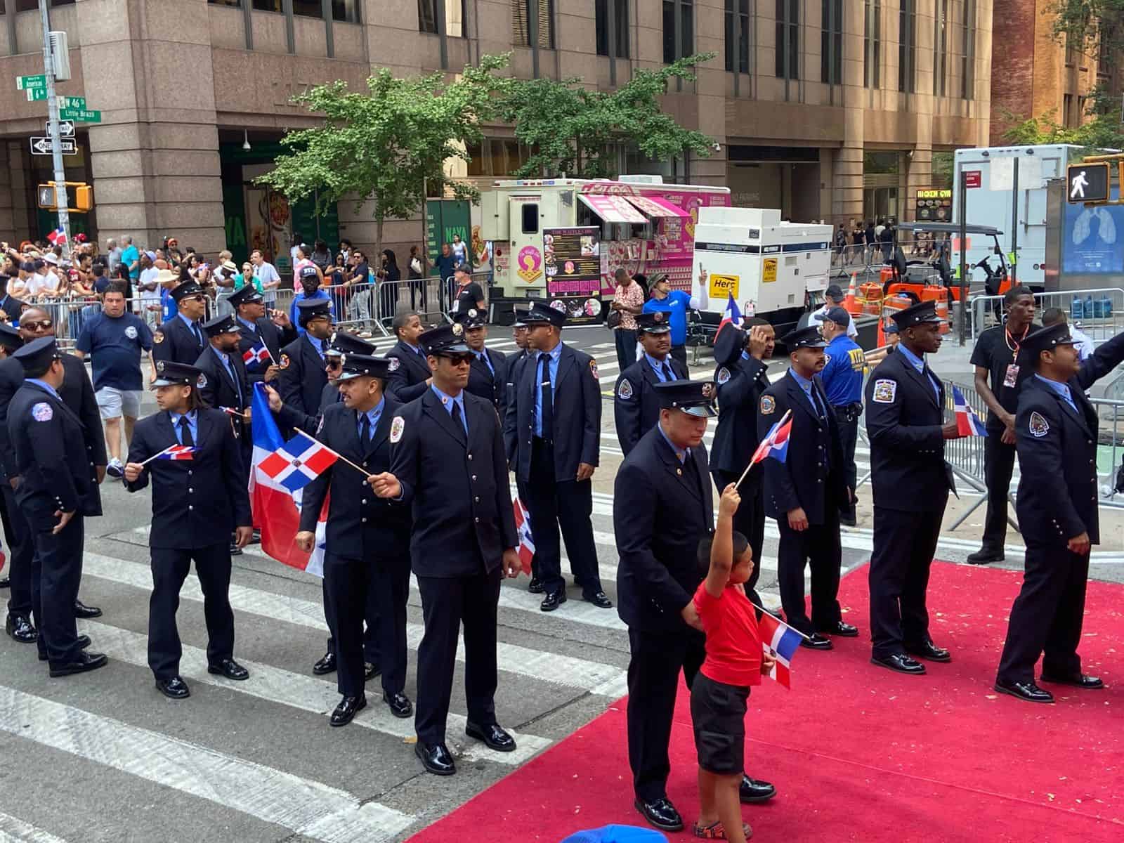Dominicanos celebran la Parada en Nueva York.