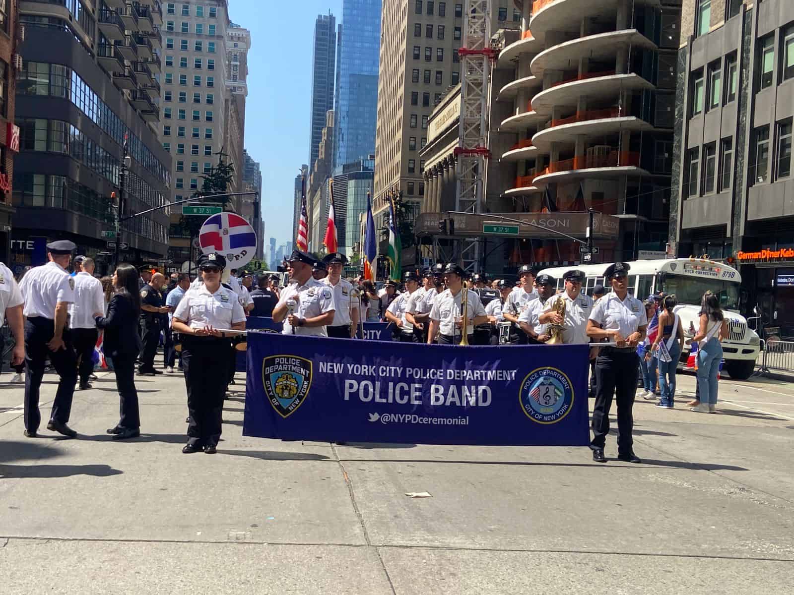 Dominicanos celebran la Parada en Nueva York.