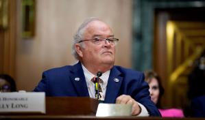 Trump cesa a director de Servicio de Impuestos tras solicitar datos de indocumentados