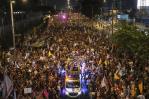 Decenas de millas protestantes en Tel Aviv contra el plan israelí de ocupar Ciudad de Gaza