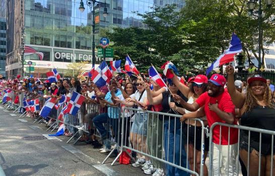 Desfile Dominicano en Nueva York deja un muerto y dos heridos; autoridades investigan tiroteos