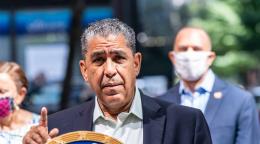 Espaillat impulsa proyecto para limitar el uso del reconocimiento facial del DHS