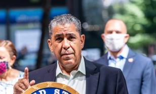 Espaillat impulsa proyecto para limitar el uso del reconocimiento facial del DHS