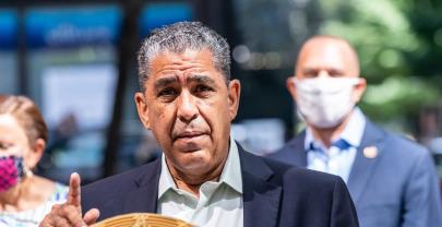 Espaillat impulsa proyecto para limitar el uso del reconocimiento facial del DHS