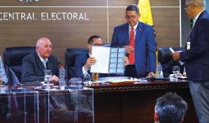 La JCE impulsará renovación masiva de cédulas por RD$6,000 millones; expertos cuestionan facultades