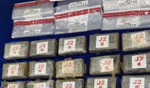 Arrestan tres hombres y ocupan 35 paquetes de presunta cocaína en Los Mameyes