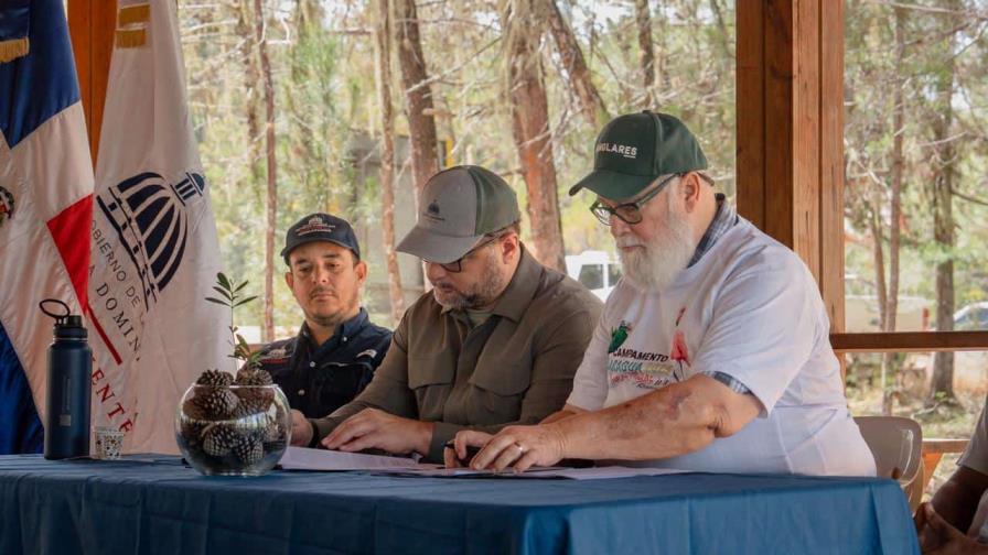 Medio Ambiente y Grupo Jaragua acuerdan comanejo de Sierra de Bahoruco y Jaragua Medio Ambiente y Grupo Jaragua acuerdan comanejo de Sierra de Bahoruco y Jaragua