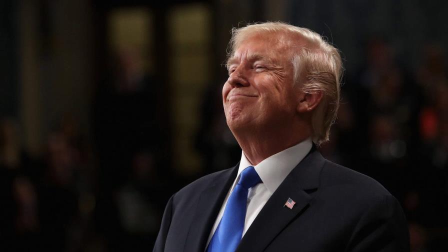 Diplomacia a golpe de regalos dorados: la técnica para acercarse a Trump Diplomacia a golpe de regalos dorados: la técnica para acercarse a Trump