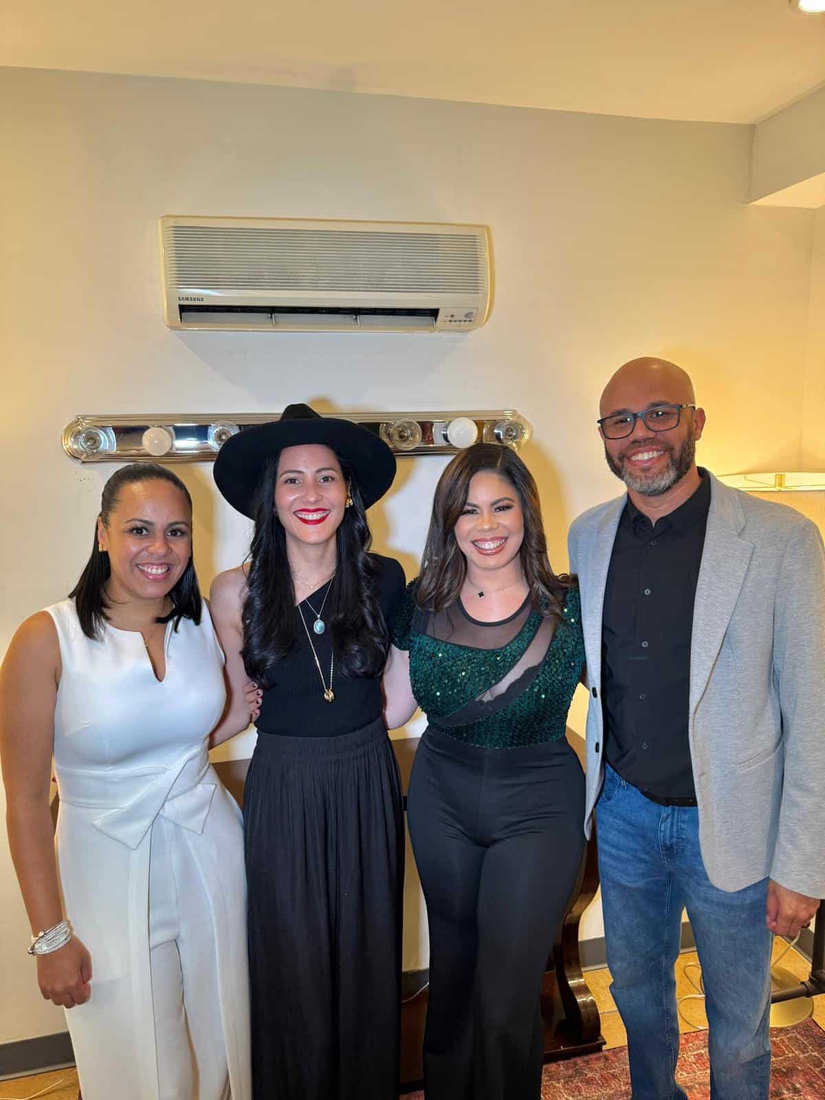 Zulinka Pérez junto a sus hermanos Mariel, Yuzulka y July.