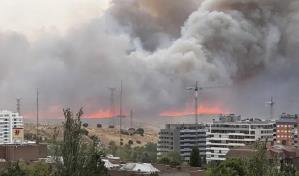 España: un grave incendio en Tres Cantos obliga a activar el nivel 2 de alerta y alcanza viviendas