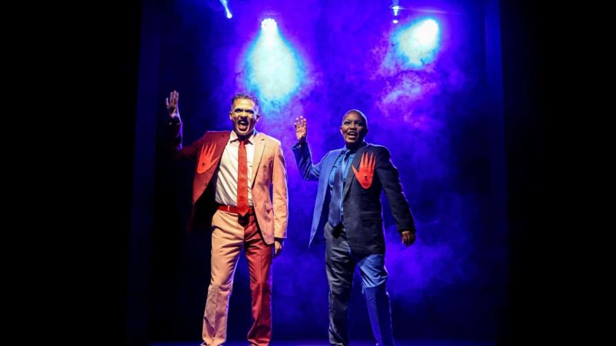 Otro Teatro concluye primera temporada de "Guerra de los Mundos II: Los Monstruos Románticos Atacan"