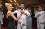 Bailando merengue, así llegó Miss Universo Victoria Kjaer al certamen dominicano