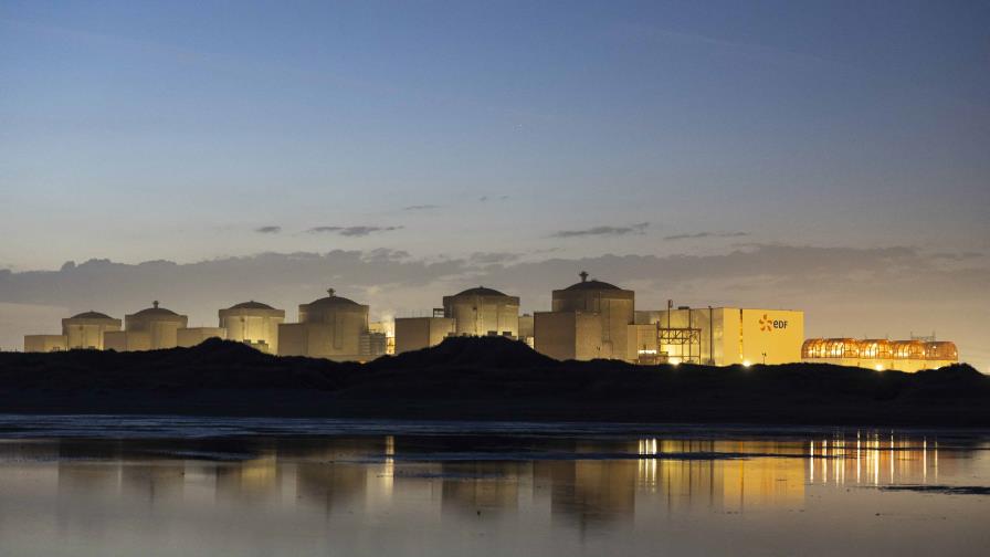 La presencia de medusas paraliza la mayor central nuclear de Francia