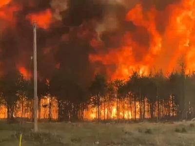 Más de 200 incendios están fuera de control en Canadá