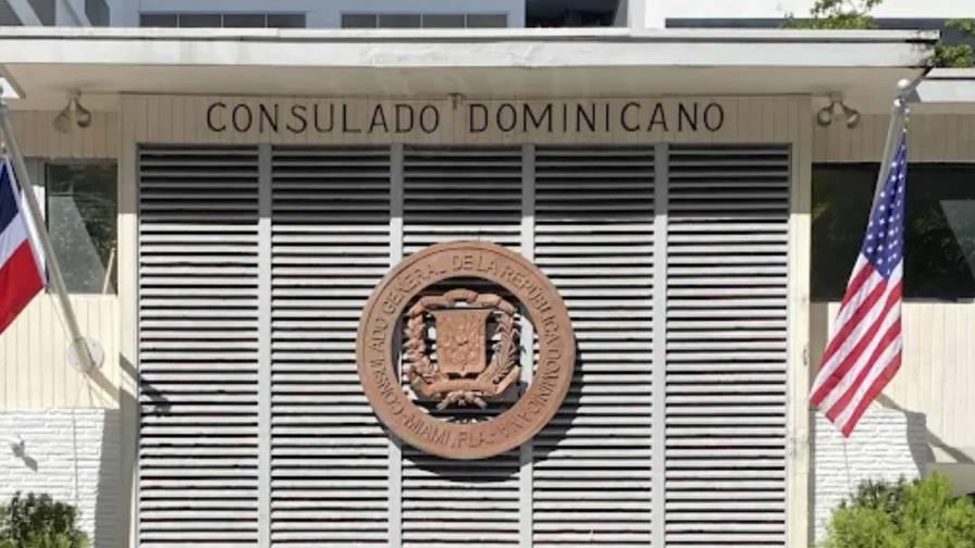 Hombre viajó más de 1,000 km a Miami por no poder comunicarse con el consulado dominicano