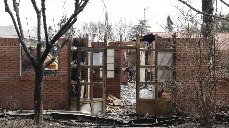 Incendios golpean a España y Portugal: un muerto en Madrid y miles de evacuados Incendios golpean a España y Portugal: un muerto en Madrid y miles de evacuados