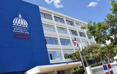 Ministerio de Trabajo llama a flexibilizar jornadas laborales en provincias bajo alerta roja