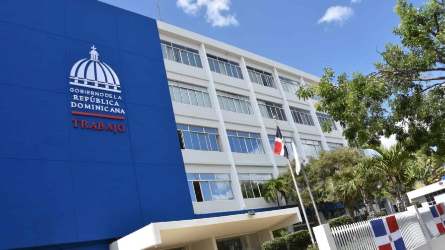 Ministerio de Trabajo llama a flexibilizar jornadas laborales en provincias bajo alerta roja