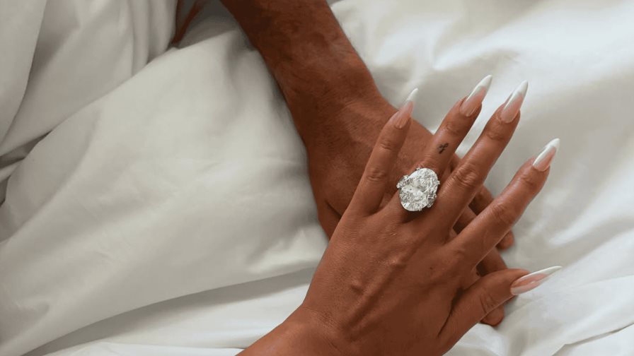 Georgina da el sí a Ronaldo... y a un anillo de seis millones de euros Georgina da el sí a Ronaldo... y a un anillo de seis millones de euros