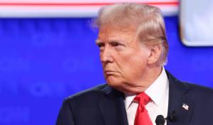 Trump insiste a Powell que baje los tipos y asegura que los aranceles no causan inflación