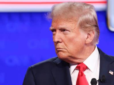 Donald Trump insiste a Powell que baje los tipos