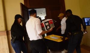 FBI y Ministerio Público realizan allanamientos simultáneos en EE. UU. y RD a red de cibercrimen