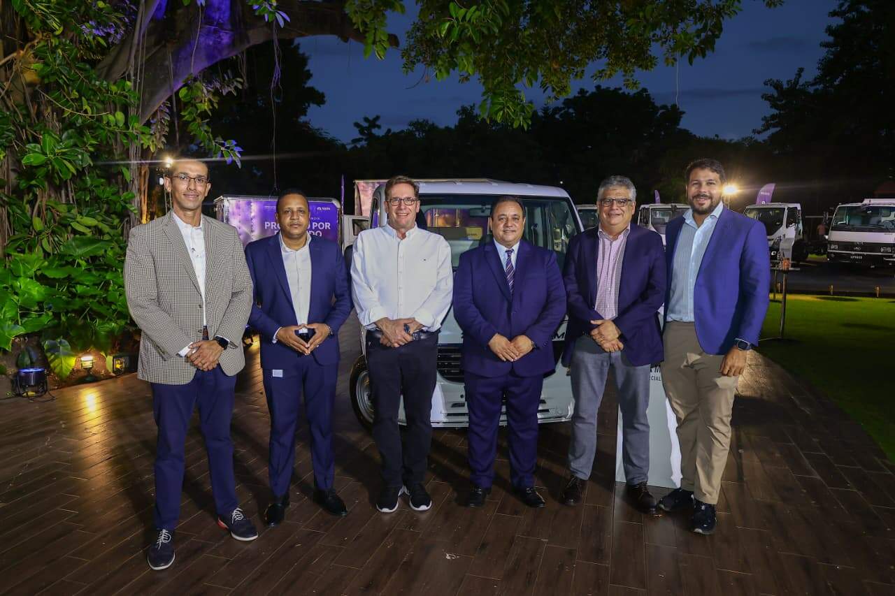 Pedro Reynoso, Radhamés de la Cruz,  Mario Gamundi, Nelson Villanueva, José Sanoja Rizek y Jeison Grullón.