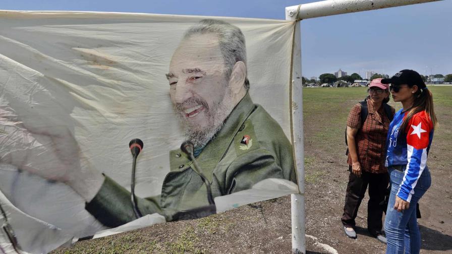 Díaz-Canel pide unidad y resistencia en el 99 aniversario del natalicio de Fidel Castro