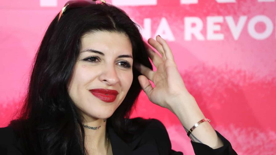 Cazzu presenta en México un libro que revoluciona con feminismo la música y el perreo