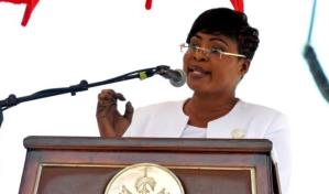 Exfuncionaria haitiana detenida en aeropuerto de Puerto Plata continúa en manos de Migración