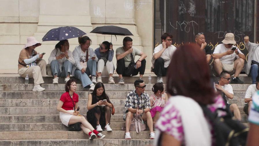 Te tienes que cuidar solo: la ola de calor golpea a quienes trabajan al sol en Francia Te tienes que cuidar solo: la ola de calor golpea a quienes trabajan al sol en Francia