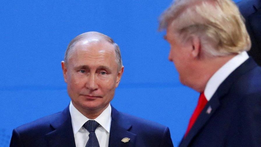 Trump amenaza a Putin con graves consecuencias si no para la guerra tras la cumbre
