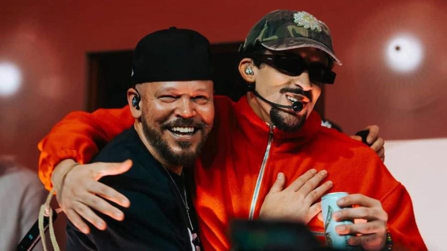 Residente revive sus clásicos y la historia de Puerto Rico en concierto de Bad Bunny Residente revive sus clásicos y la historia de Puerto Rico en concierto de Bad Bunny