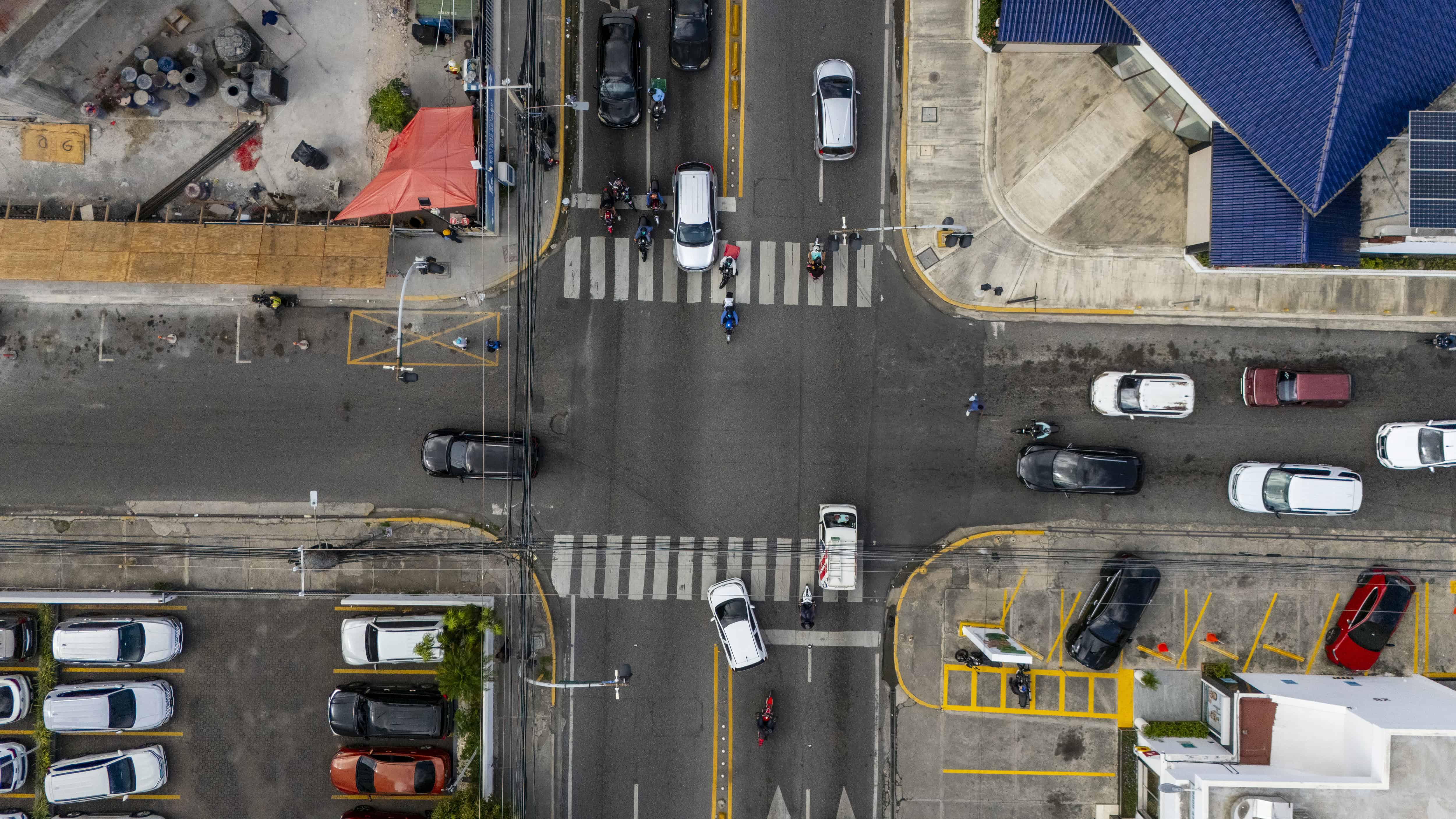  En algunas intersecciones el tránsito es más ágil como en la Tiradentes con Roberto Pastoriza.