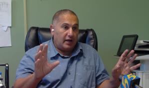 Alcalde inmigrante vota a favor de cárcel migratoria en pequeño pueblo de Tennessee