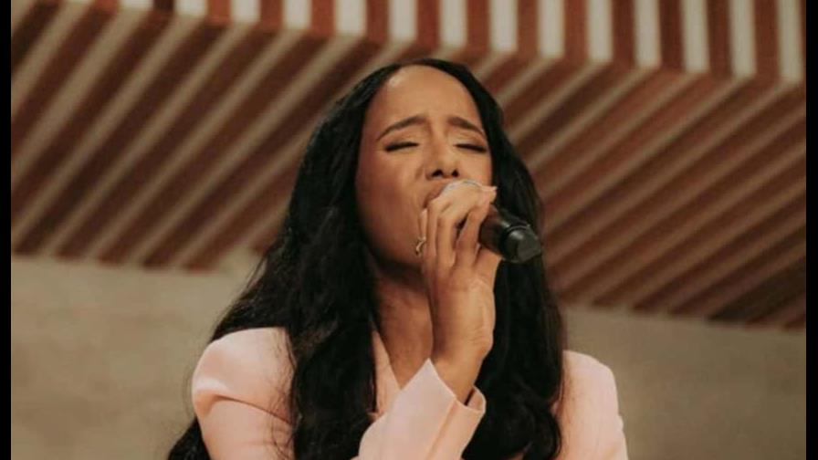 “Tú presencia vale más”, lo nuevo de la cantante cristiana Naomi Almonte “Tú presencia vale más”, lo nuevo de la cantante cristiana Naomi Almonte