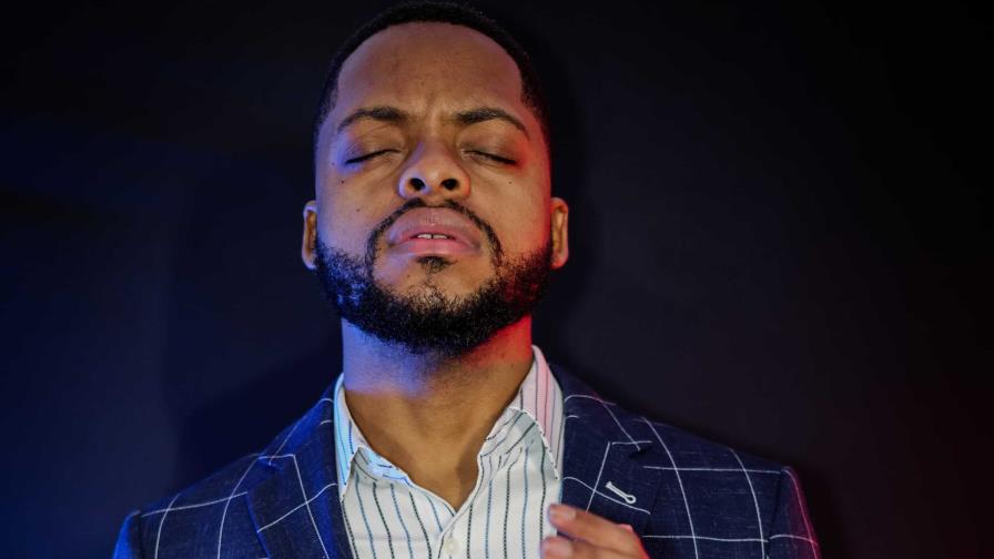 Profeta Diony de la Rosa anuncia evento masivo en el Palacio de los Deportes en 2026