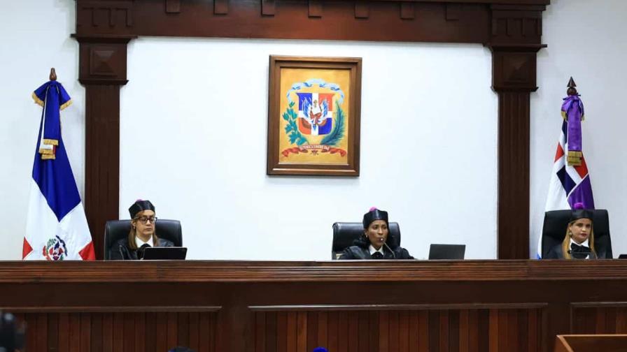 Jueza pide disculpas por más de 10 horas de retraso y dice que expediente era sumamente grande