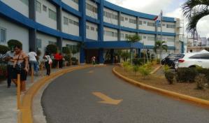 Personal de Migración se mantiene en hospitales, pese a la baja presencia de haitianos