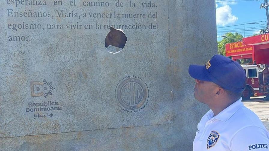 Obispo Castro Marte pide investigar daños a estelas del Bulevar de la Peregrinación en Higüey