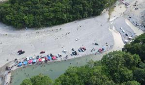 Prohíben la entrada de vehículos a balnearios que están cerca de la presa Valdesia