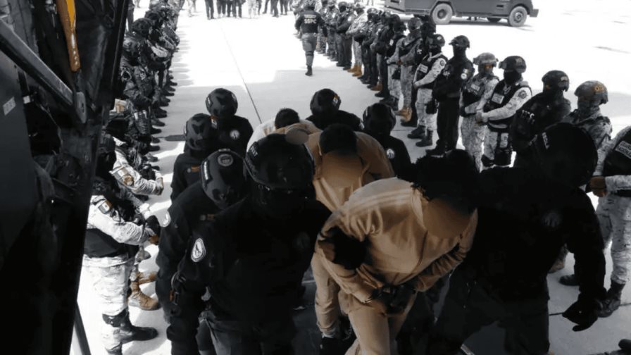 Presentan cargos en Nueva York contra tres de los 26 narcos enviados por México a EE.UU. Presentan cargos en Nueva York contra tres de los 26 narcos enviados por México a EE.UU.
