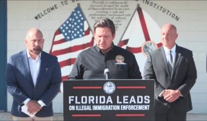 Florida anuncia el Depósito de deportación, un nuevo centro de detención de inmigrantes