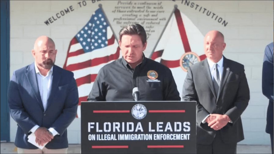 Florida anuncia el Depósito de deportación, un nuevo centro de detención de inmigrantes