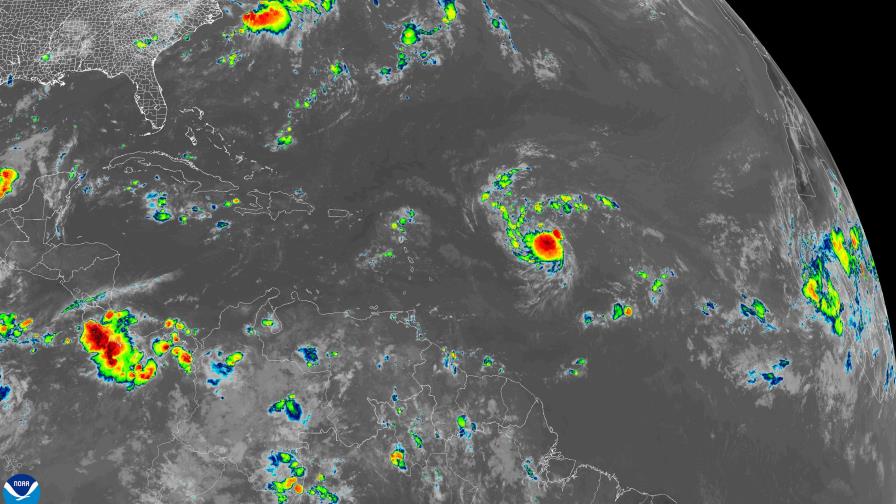 Tormenta Erin se fortalece y podría convertirse en huracán este viernes