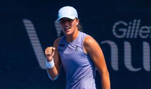 Swiatek vuelve a semis de Cincinnati; Alcaraz tras los pasos de Sinner