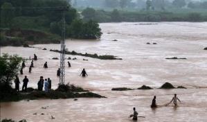 Sube a casi 200 el balance de muertos por monzón en Pakistán