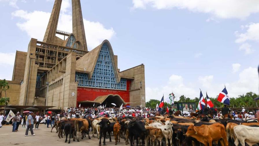 Los Toros de la Virgen: una tradición que late en el corazón de Higüey